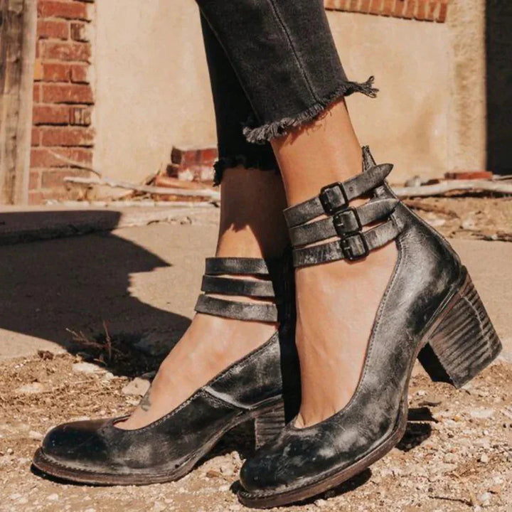 Vintage Ankle Strap Heels "Hana"